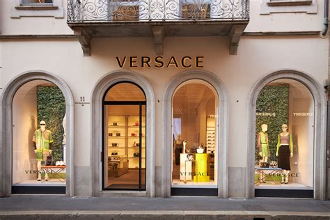 buy versace plot amman|Versace .